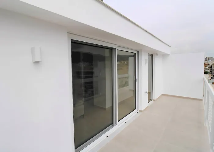 Beautiful And Cosy Rooftop Studio - Fantastic View, Next To Tower